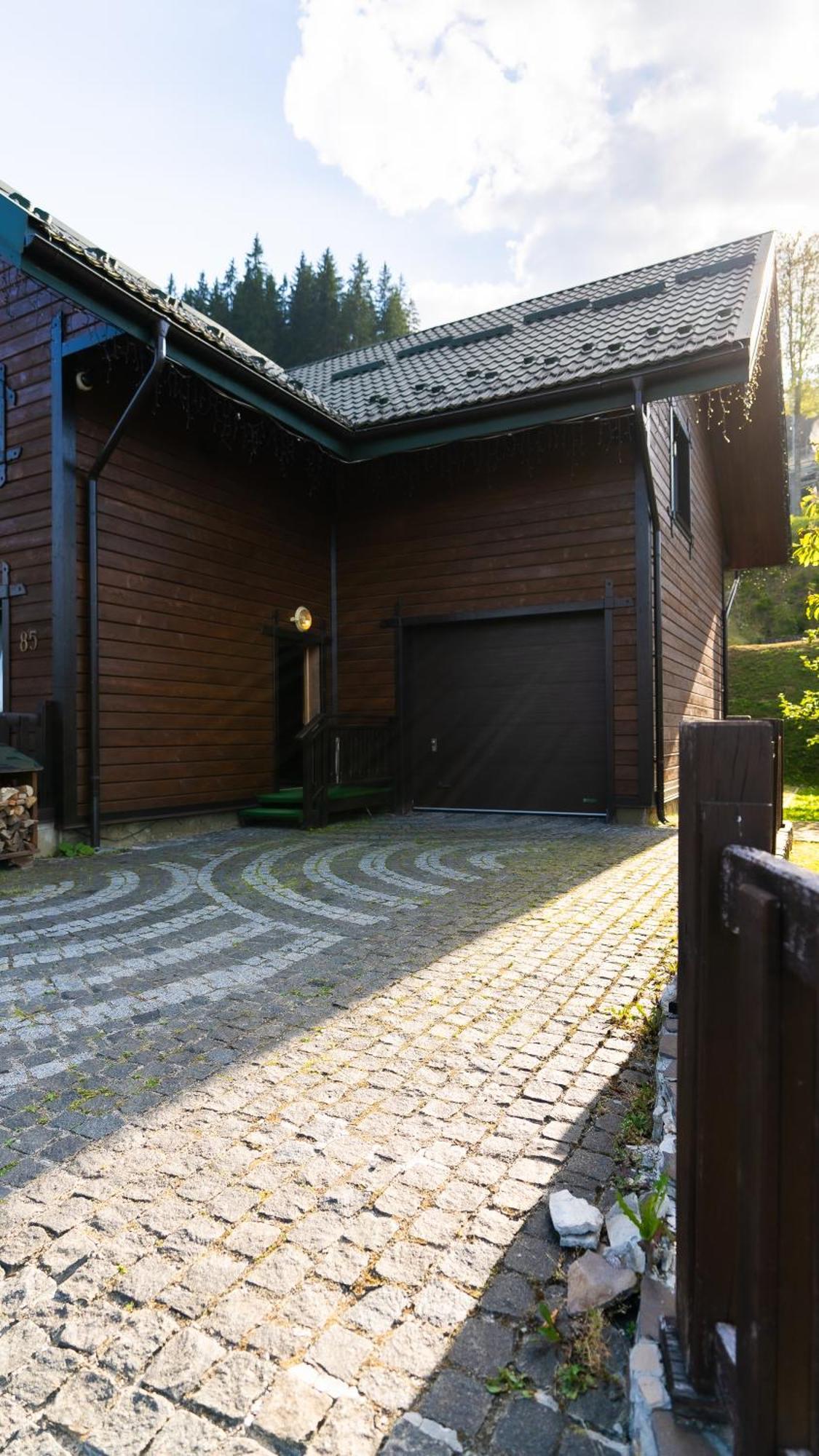Nordian Chalet Next To Bukovel Ski Lift Exterior photo