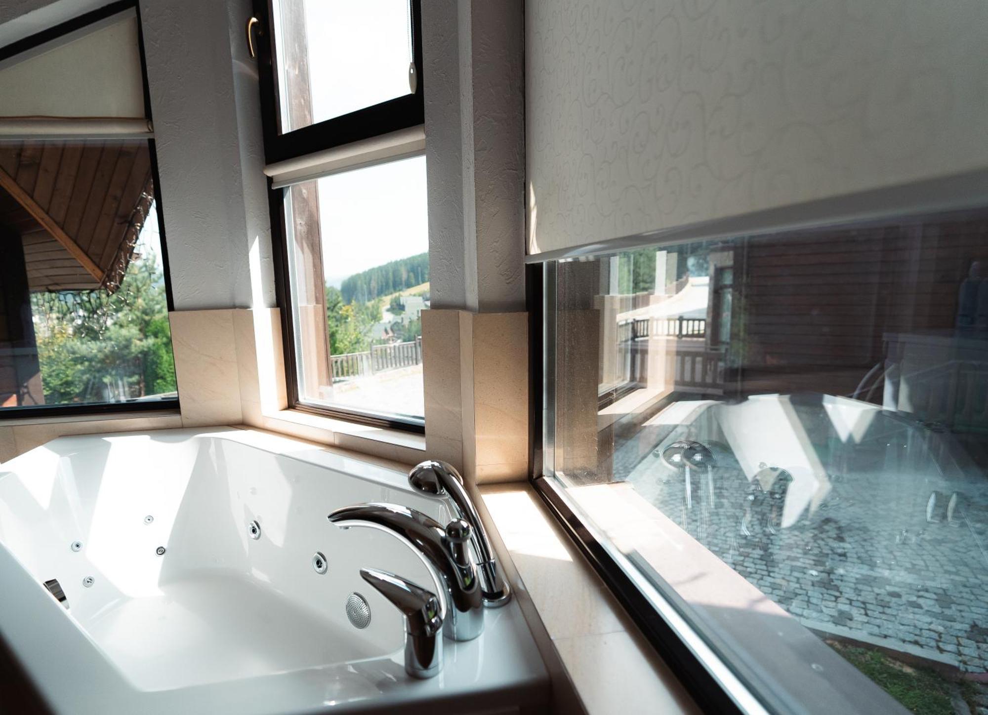 Nordian Chalet Next To Bukovel Ski Lift Exterior photo